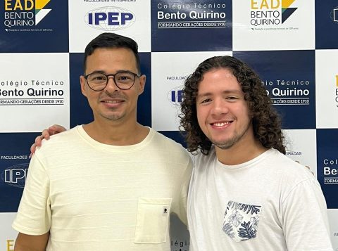 Vinicius Fonseca - Formado em Informática pelo Bentinho, foi aprovado no curso de Análise e Desenvolvimento de Sistemas na UNISAL.